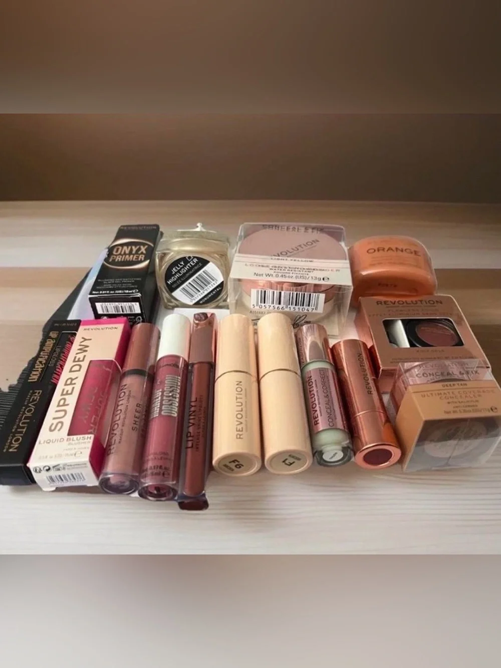 16pcs of Full Make-up Set of Revolution #Make-up lot